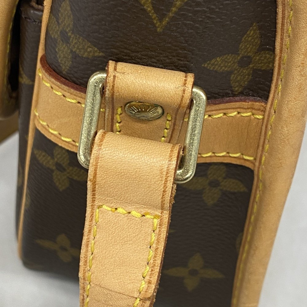 LOUIS VUITTON Brown Monogram Shoulder Bag - Picture 8 of 14